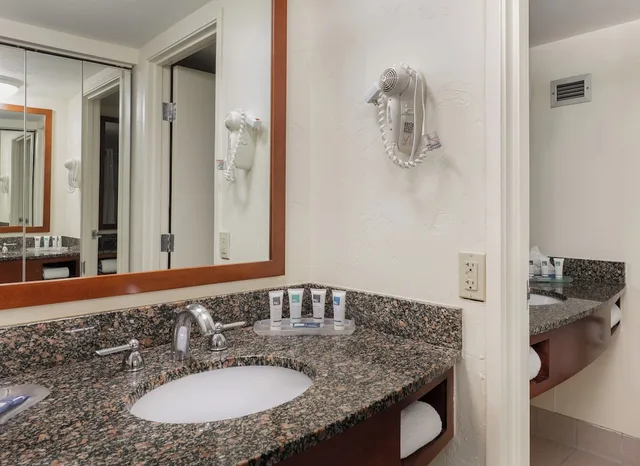Standard, 2 Queen Beds, Valley View، Evergreen Lodge 6/7