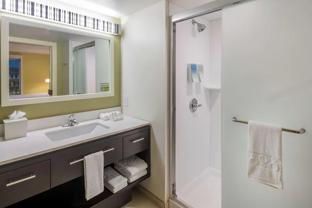 جناح بشرفة بغرفة نوم واحدة، Home2 Suites Kansas City Downtown 4/4