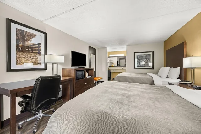 غرفة بسريرين كوين، Quality Inn Columbus near Fort Benning 3/4