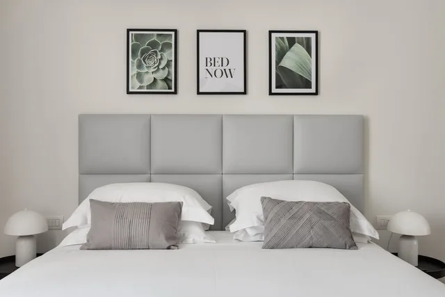 Deluxe, Twin Beds, At 41 5/8