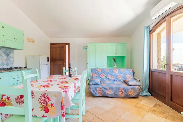 شقة بسرير مزدوج بإطلالة على البحر مع أريكة، Residence Baia Santa Reparata 7/10