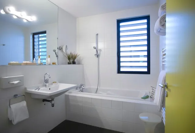 شقة بسرير مزدوج وسريرين منفصلين، Ermitage Hotel Saint Cyr au Mont d Or 3/3