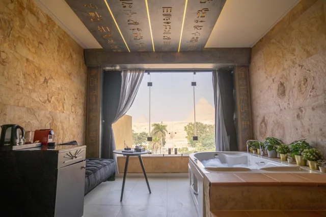 جناح جونيور بسرير كوين، Great Pyramid Inn 7/10