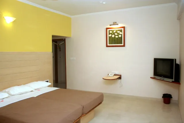 غرفة بسرير مزدوج أو سريرين منفصلين، Hotel Raviraj 1/1