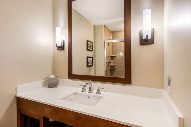 جناح بسرير كينج مع أريكة، Comfort Suites Liberal North KS 1/1