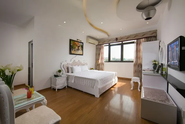 Oriental, Double Bed, City or Lake View، Kingly Hotel 4/5