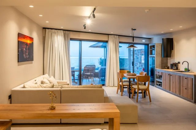 1 Bedroom, Cave, Suite, Sea Front, Private Pool، VOLTA Seaside hotel - Adult-only 7/9