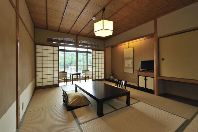 Japanese Western, River View, Outdoor Bath، Kyoto Uji Hanayashiki Ukifune En 2/2