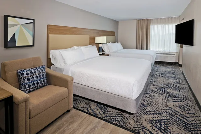 جناح استوديو بسريرين كوين بحوض استحمام لذوي الإعاقة، Candlewood Suites Dothan by IHG 1/1