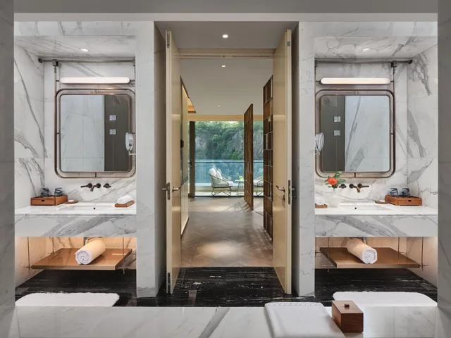 Waterfall, Suite، Intercontinental Shanghai Wonderland 2/2