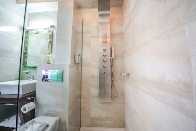 جناح بانورامي بسرير مزدوج وسرير فردي بإطلالة على البحر، Forest Park Hotel 7/8