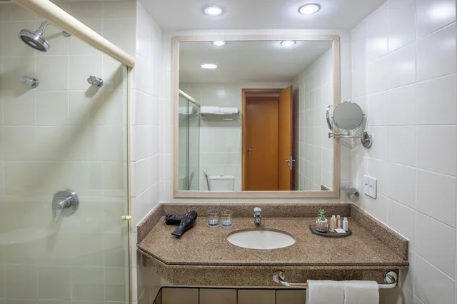 غرفة بريميوم بسرير كينج وسرير كوين مع أريكة، Brasil 21 Suites Affiliated by Melia 10/10