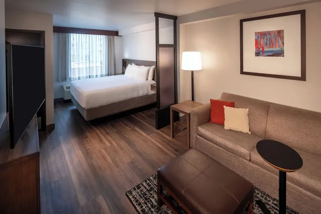 Standard, King Bed, Space Needle View, Hyatt Place Seattle Downtown 3/6