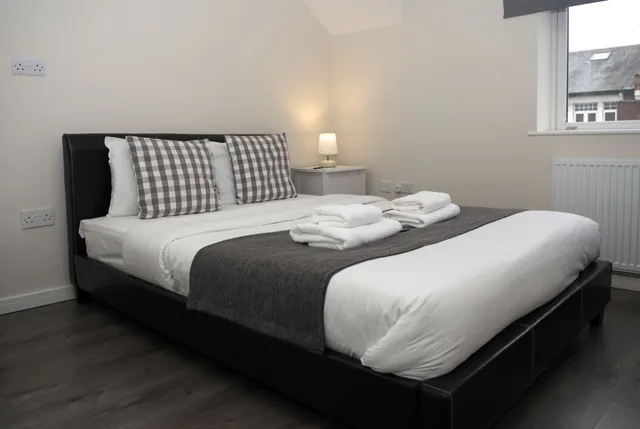 غرفة بسرير مزدوج بحمام خاص، Guest House London 1/3