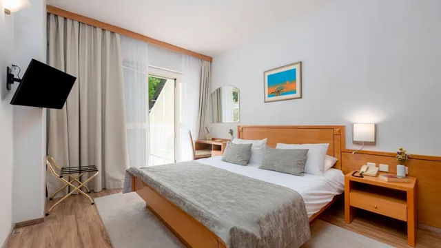 غرفة قياسية مفردة بإطلالة على المتنزه بشرفة، Splendid Hotel Dubrovnik 2/10