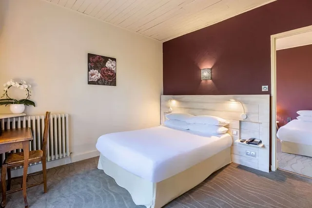 غرفة عائلية بسرير مزدوج وسريرين منفصلين، Best Western Le Val Majour 1/2