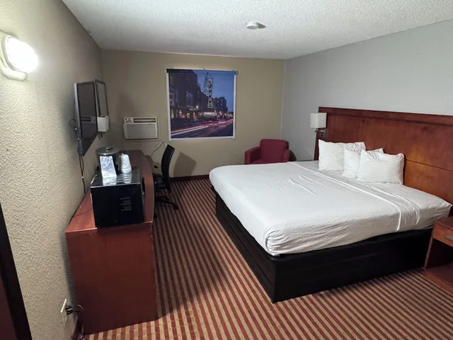 غرفة بسرير كينج، Americas Best Value Inn Fargo 2/10
