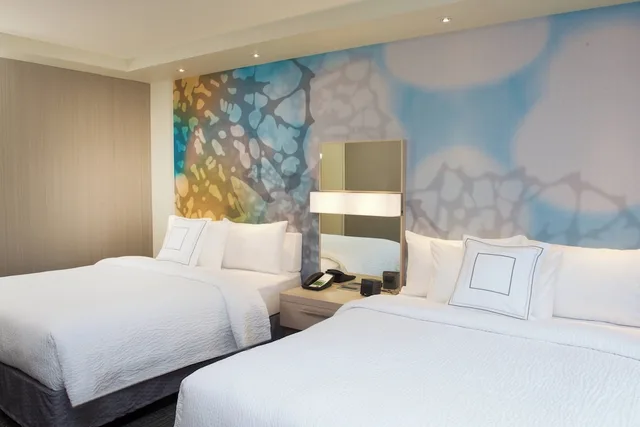 Room, 2 Queen Beds, Water View، Courtyard by Marriott Seattle Everett Downtown 1/2