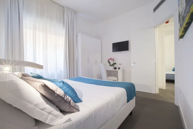 جناح جونيور بسرير كوين، Tasso Suites 1/6