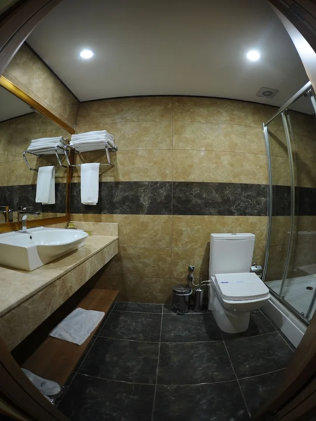 Multiple Bedrooms, Standard, Triple, Double and Twin Beds، Nice Royal 3/3