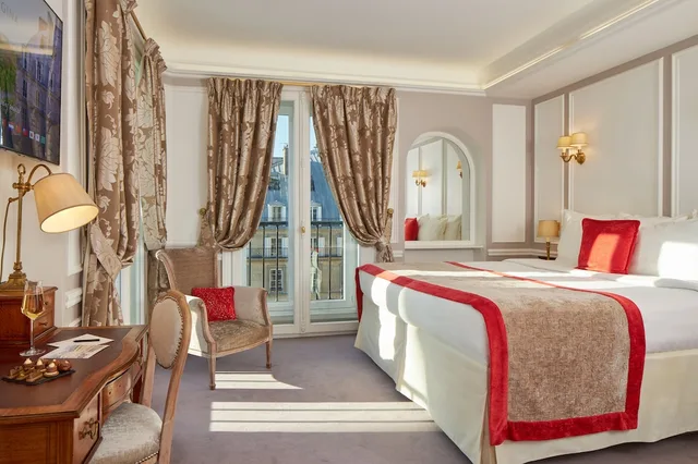 Junior Suite, King Bed, Eiffel View، Hotel Regina Louvre 6/10