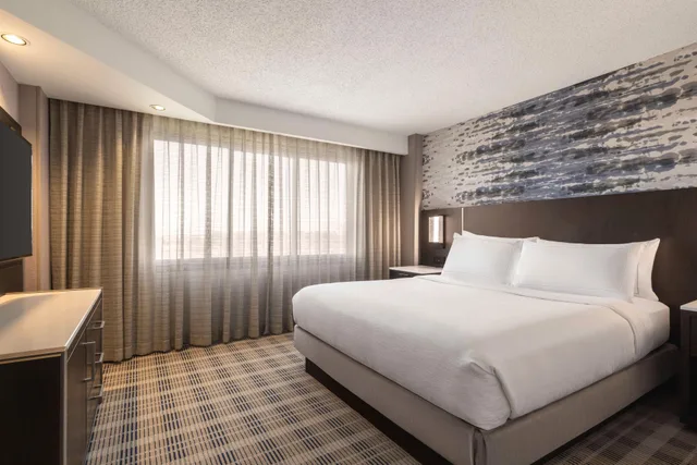 Presidential, Suite, Embassy Suites by Hilton Kansas City Overland Park 1/2