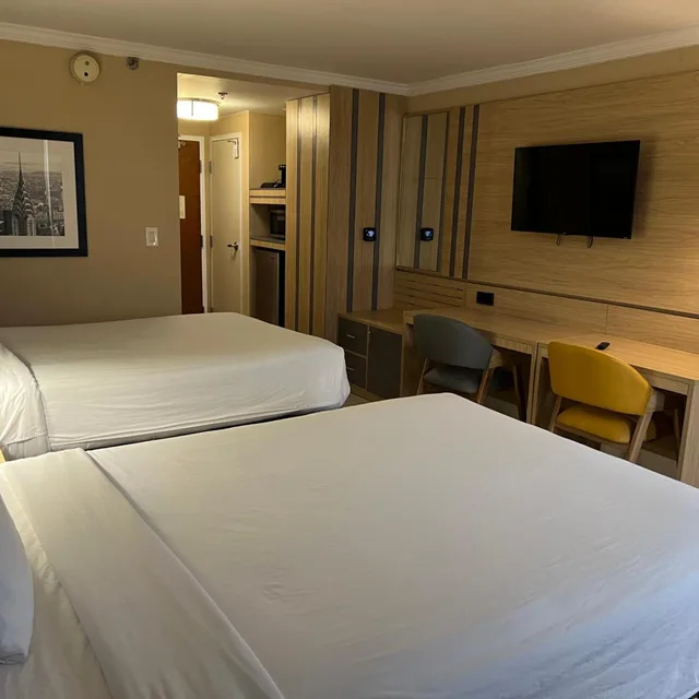 غرفة بسريرين مزدوجين، Hotel Executive Suites 5/10