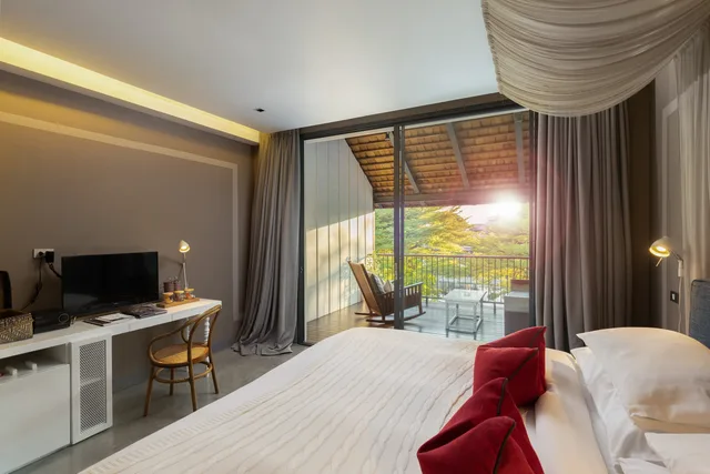 غرفة ديلوكس بإطلالة على النهر بشرفة، Sala Lanna Chiang Mai Hotel 3/6
