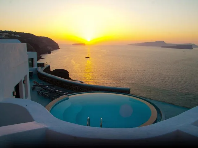 Deluxe, Suite, with Pool، Grand Ambassador Santorini Hotel 1/1