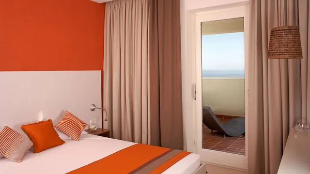 شقة بسرير مزدوج بإطلالة على البحر بغرفة نوم واحدة مع أريكة، Park Plaza Verudela Pula 2/10