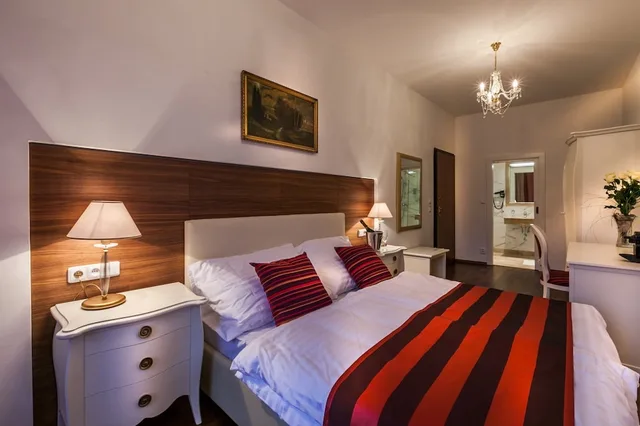 2 Bedrooms, Family, Quadruple, Double and Twin Beds, Little King Hotel U Malvaze 1/7