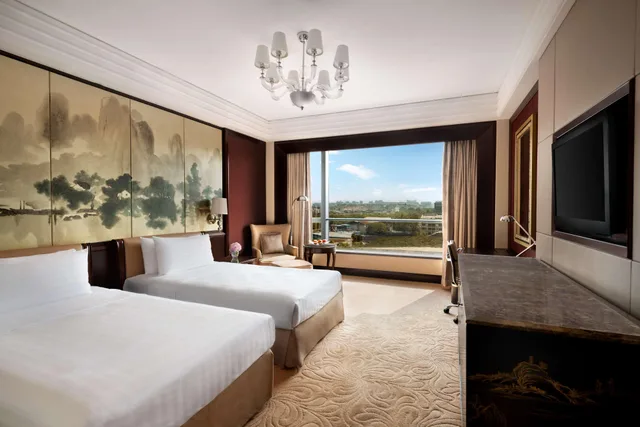 غرفة بسريرين منفصلين بإطلالة على المدينة، Shangri La Guilin 1/3