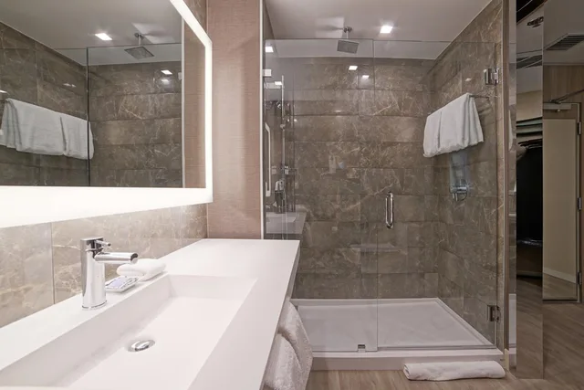 Premium, King Bed, Promenade View, Sofa, Accessible، AC Hotel by Marriott Fort Lauderdale Airport 5/10