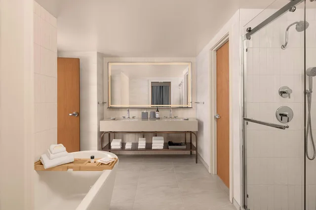 Monarch, Suite, Hyatt Regency Denver 1/1