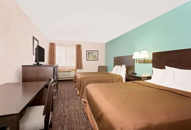 غرفة قياسية بسريرين كوين للمدخنين، Howard Johnson By Wyndham Gothenburg 1/4