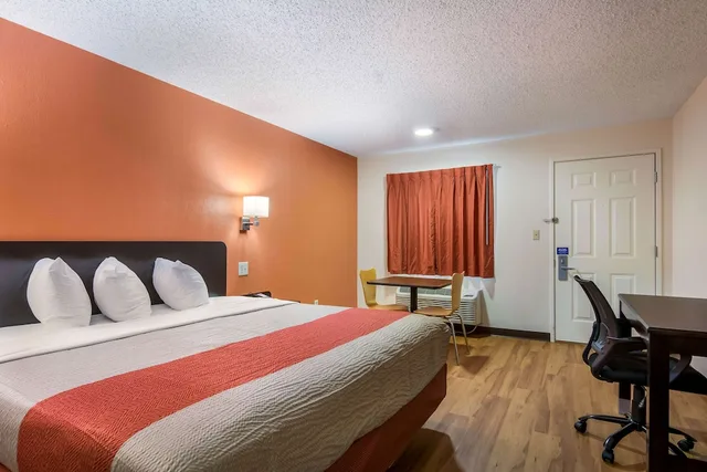 غرفة قياسية بسرير كينج، Motel6 Winnie Tx 1/10