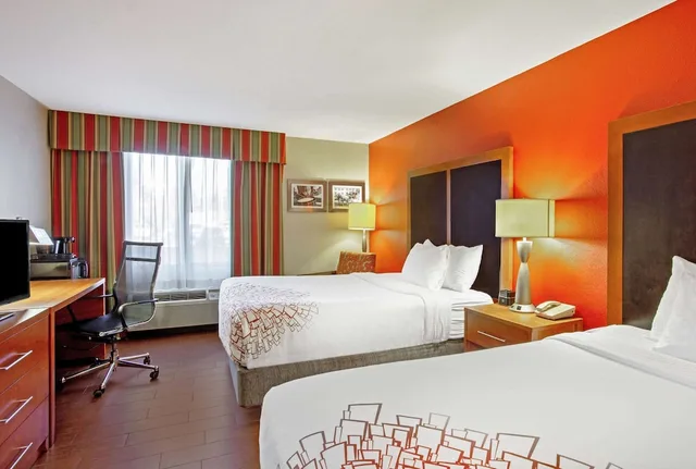 غرفة بسرير كينج لذوي الإعاقة، La Quinta Inn Williamsburg Historic Area 4/6