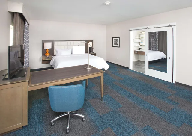 استوديو بسرير كينج مع أريكة لذوي الإعاقة، Hampton Inn Suites Lax el Segundo 9/10