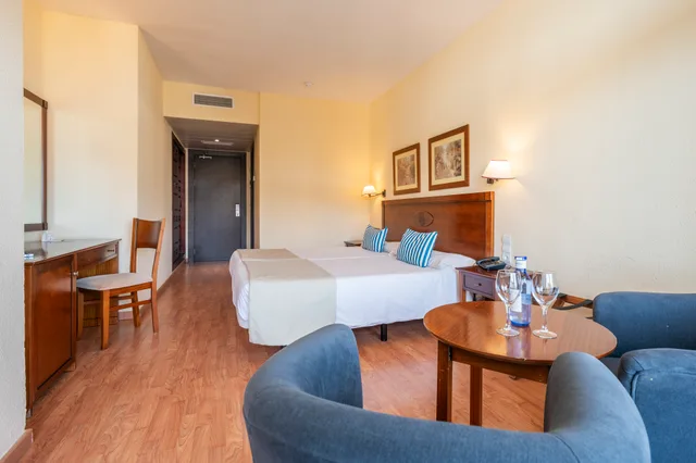 Superior, Double Bed, Lateral Side Sea View, Leonardo Hotel Torremolinos Costa del Sol 2/2