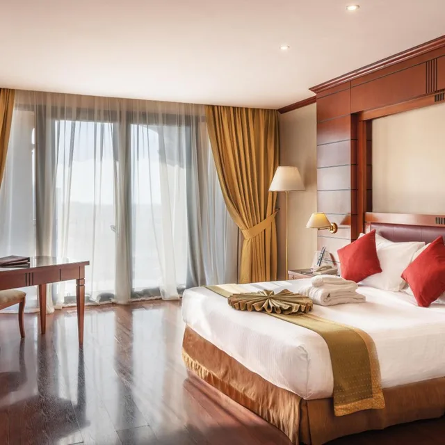 غرفة ديلوكس بسرير كينج بإطلالة على المسبح، فندق موفنبيك جدة(MOVE INN Jeddah Hotel) 6/10