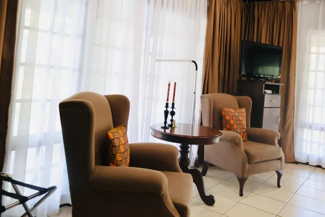 Abangane Guest Lodge، Hlanganani 38/58