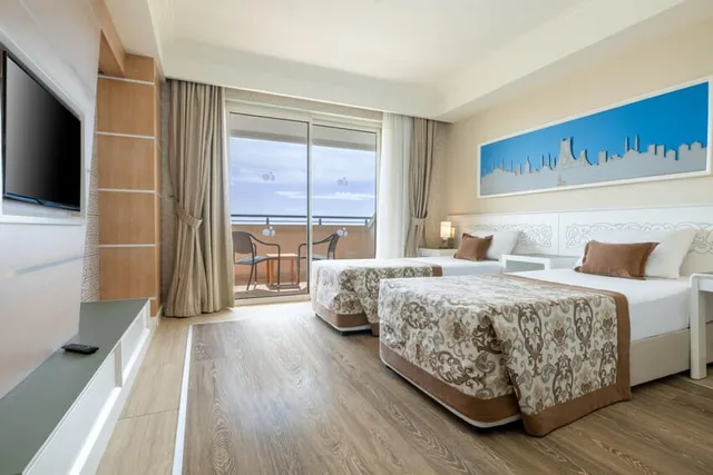 جناح جونيور، Crystal Centro Resort 1/3