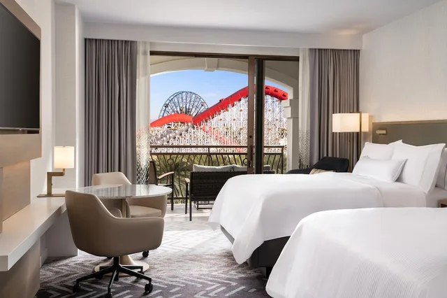 Room, 2 Queen Beds, Theme Park View, Balcony, Accessible، The Westin Anaheim Resort 1/5