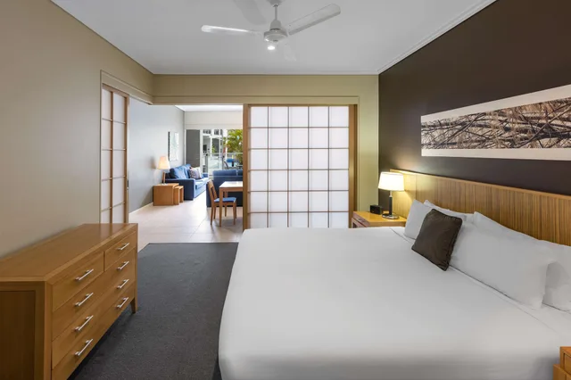 3 Bedrooms, Apartment, King and Twin Beds, Queen Bed, Pool View, Oaks Hervey Bay Resort and Spa 2/4