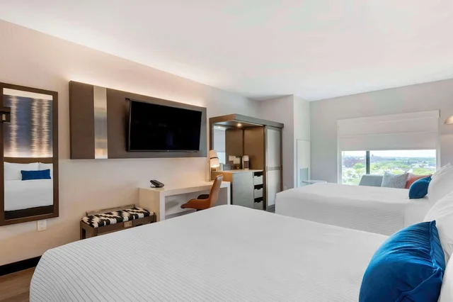غرفة قياسية بسريرين كوين، Cambria Hotel Detroit Downtown 3/4