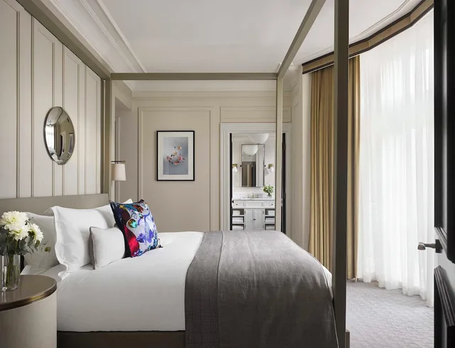 جناح عائلي بسرير كينج وسرير كوين بغرفة نوم واحدة، Kimpton Fitzroy London 3/6