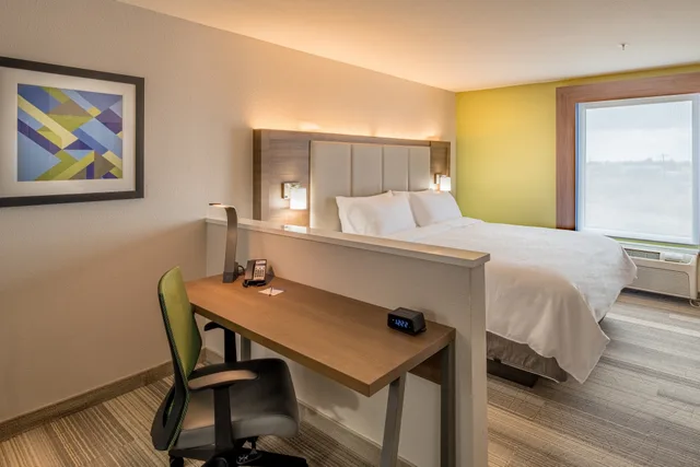 جناح، Holiday Inn Express Suites N Waco Area West 2/5