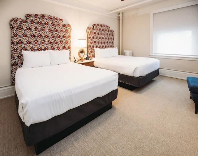غرفة كلاسيكية عائلية بسرير كينج وسريرين كوين، HOTEL COLORADO 5/6