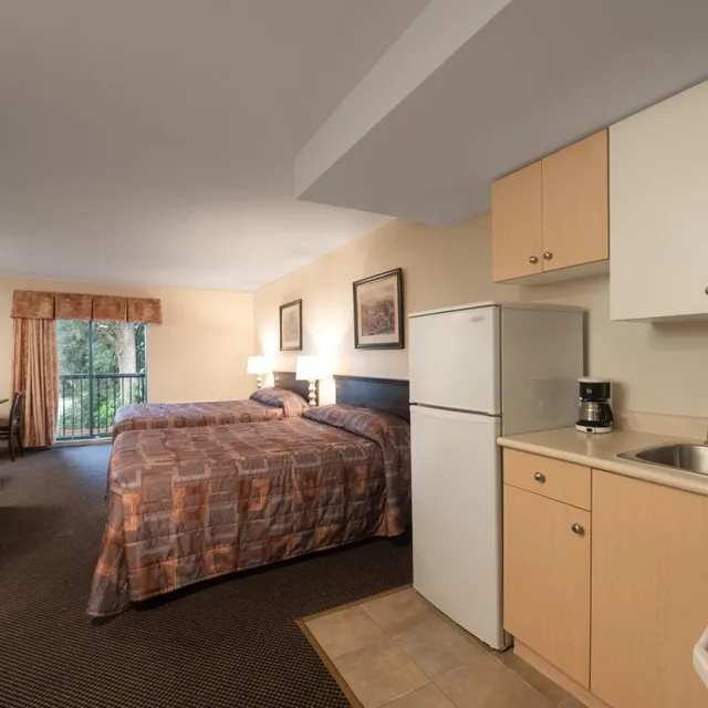 جناح عائلي، Canadian Inn 2/4