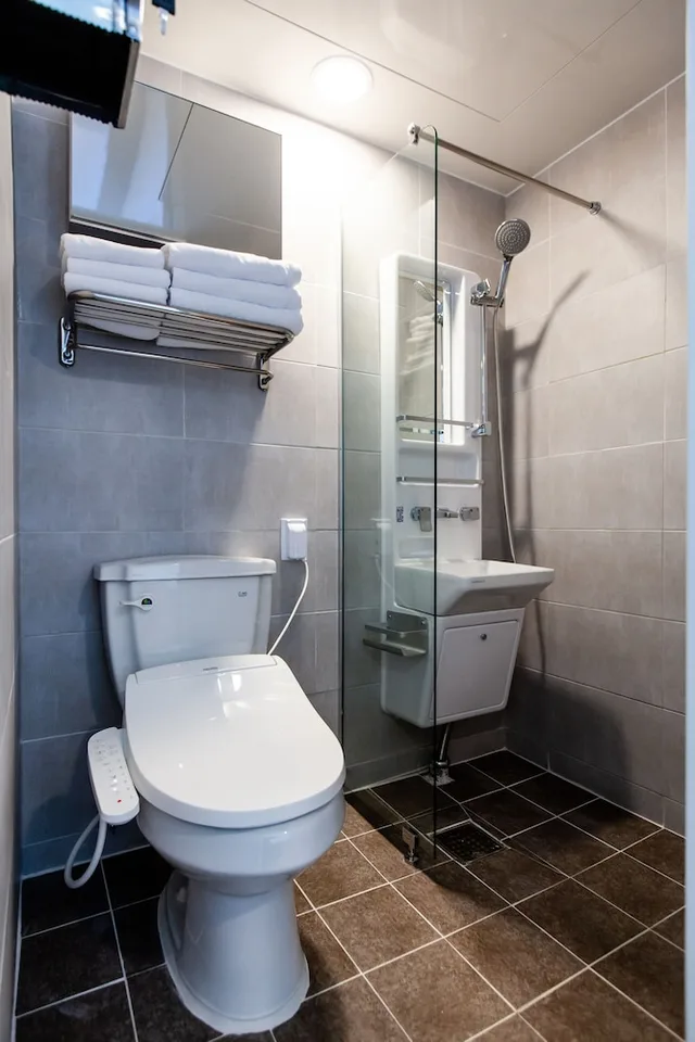 غرفة ثلاثية بسرير مزدوج وسرير فردي، Step Inn Myeongdong 2 3/3